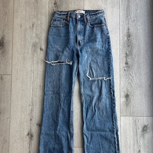 Abercrombie & Fitch The 90's Relaxed Jean High Rise Medium Blue Distressed